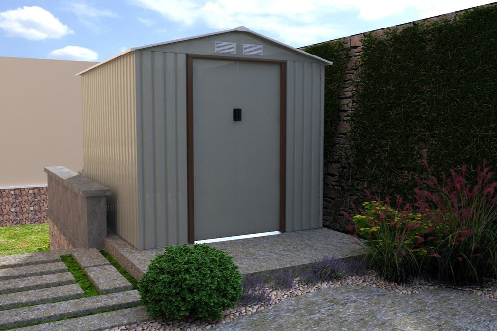 מחסן איכותי הכולל זוג דלתות מחוזקות ואמינות, ידיות...