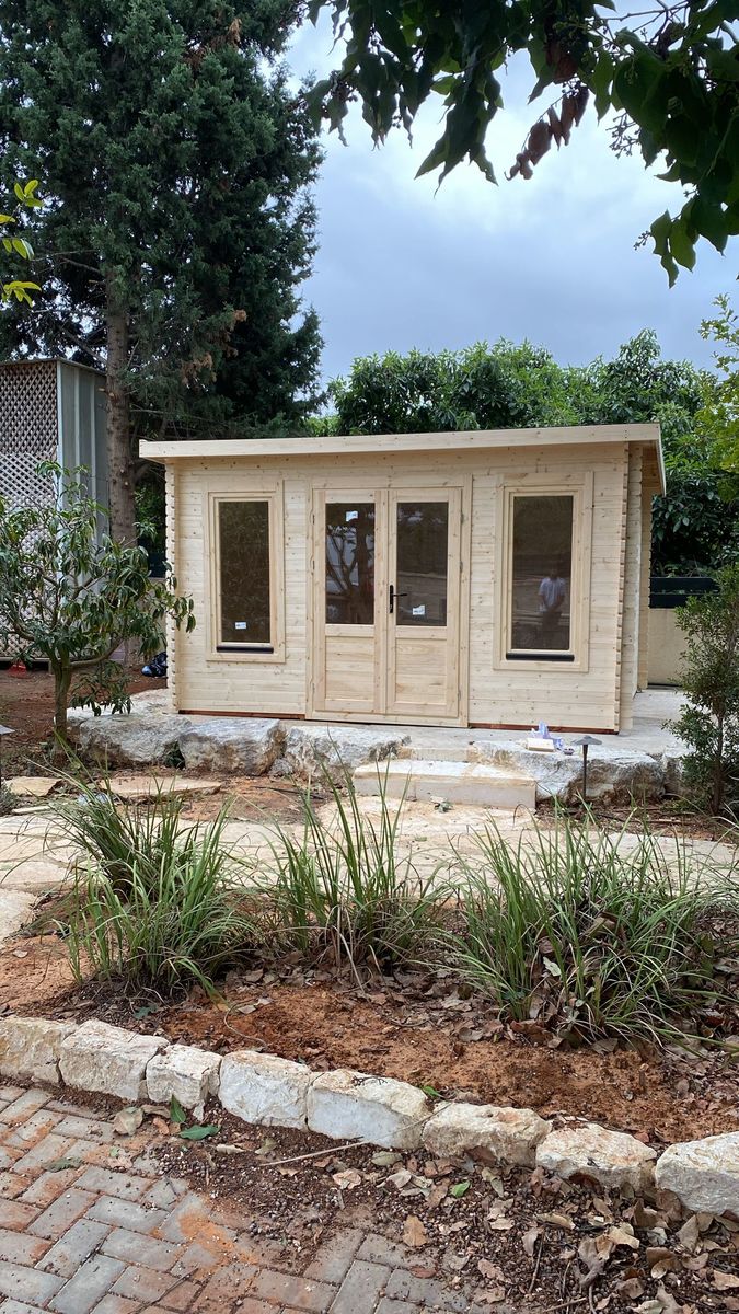 בקתת עץ אירופאי 4.2X3.2 עובי 34 מ"מ דגם Glastonbury EverGreen